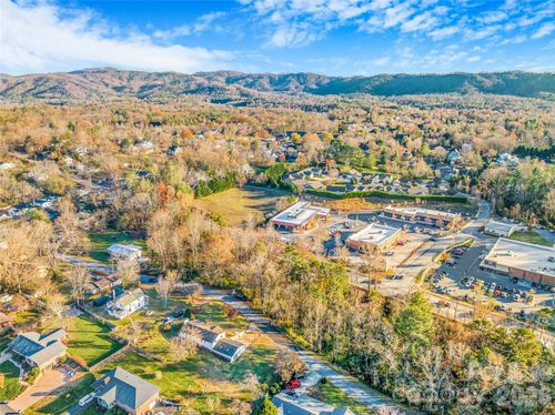 99999 Clinton St, Weaverville, NC, 28787 | Card Image