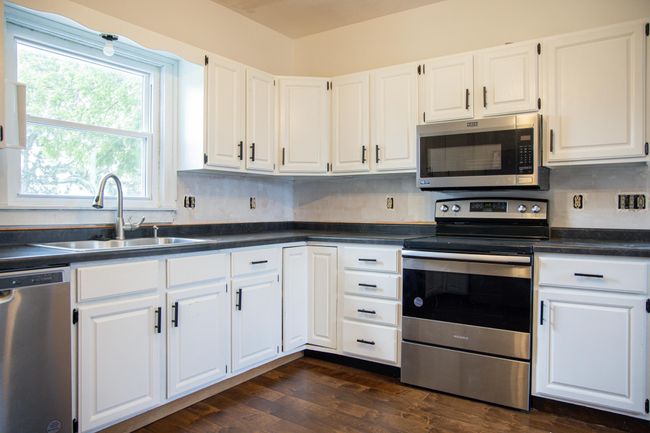 305 2 Nd Ave Se, House other with 3 bedrooms, 2 bathrooms and null parking in Plainview MN | Image 6