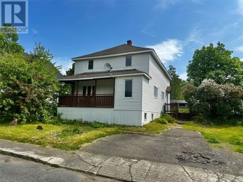 8 Peronne Rd, Grand Falls-Windsor, NL, A2A2B2 | Card Image