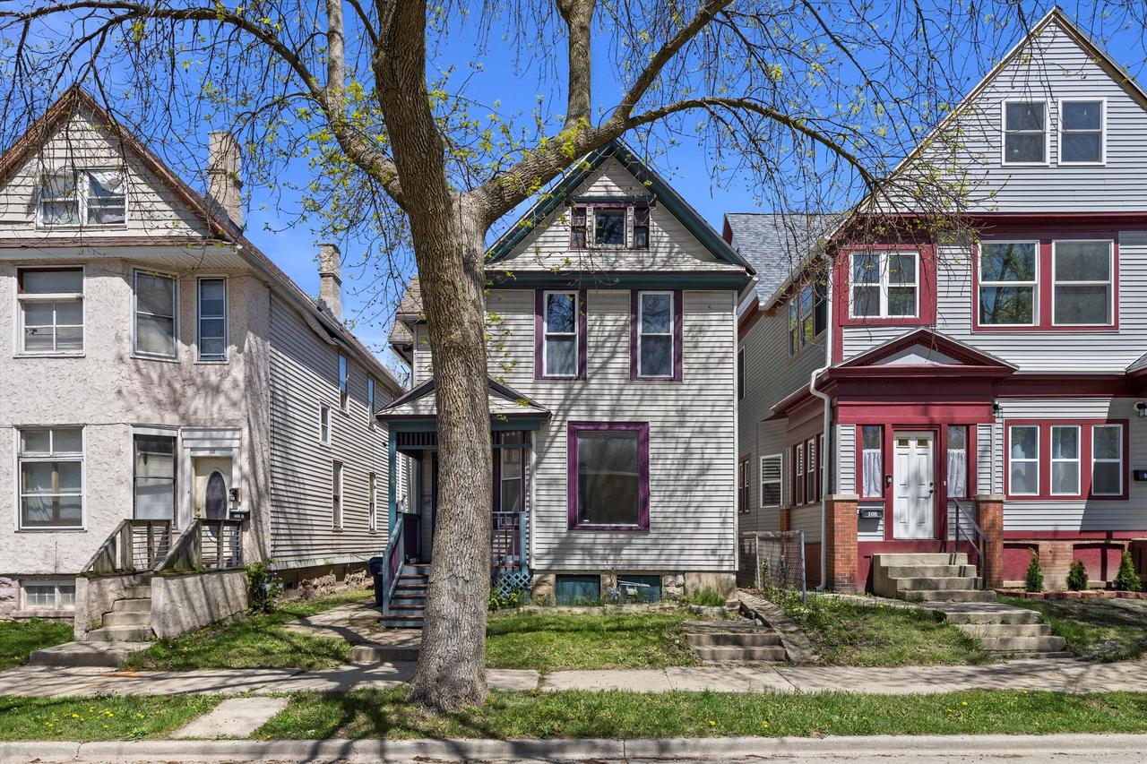 Meinecke Ave, Milwaukee, WI 53212