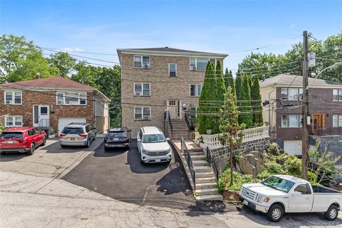 8 Elicar Ter, Yonkers, NY, 10701-5219 | Card Image