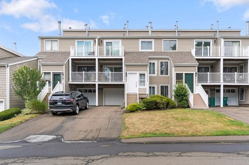 131-131 Peddlars Dr, Branford, CT, 06405-5822 | Card Image