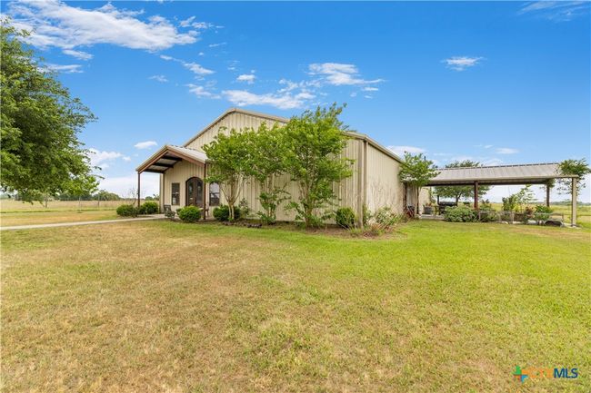 592 Dagg Rd, Home with 1 bedrooms, 2 bathrooms and null parking in Yoakum TX | Image 8
