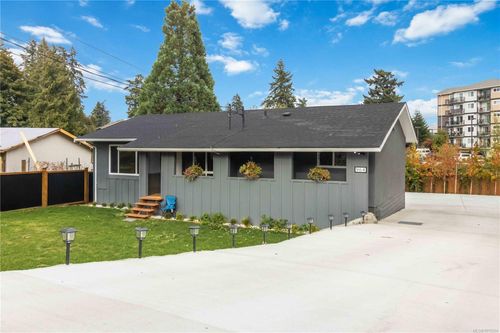 964 Loch Glen Pl, Victoria, BC, V9B4Z5 | Card Image