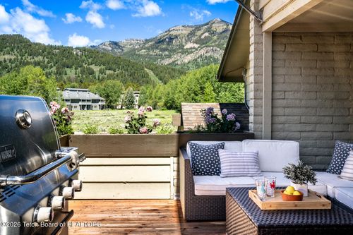 b-3525 N Lake Creek Dr, Wilson, WY, 83014-9135 | Card Image