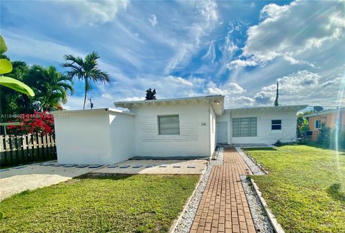 298 Nw 105th St, Miami, FL, 33150-1162 | Card Image