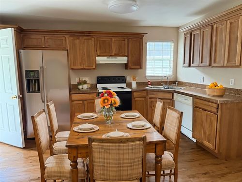 504 E West St, El Campo, TX, 77437-3544 | Card Image