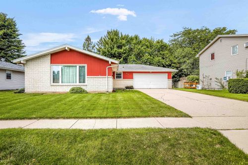 215 Lynne Lane, Belvidere, IL, 61008 | Card Image
