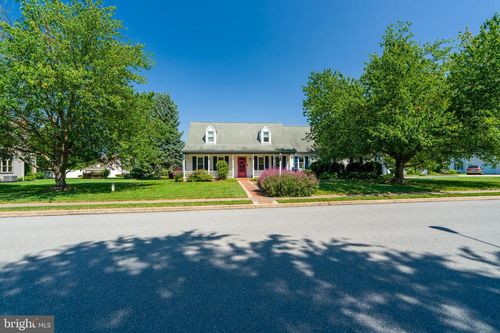 633 Mulberry St, ELIZABETHTOWN, PA, 17022-1785 | Card Image