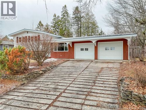 278 Massey St, Fredericton, NB, E3B2Z6 | Card Image