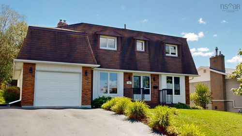 92 Spring Ave, Dartmouth, NS, B2W4C6 | Card Image