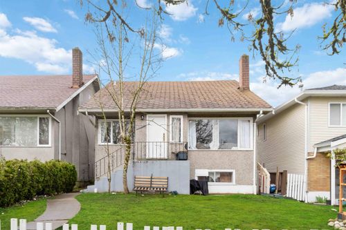 5735 Earles St, Vancouver, BC, V5R3S4 | Card Image