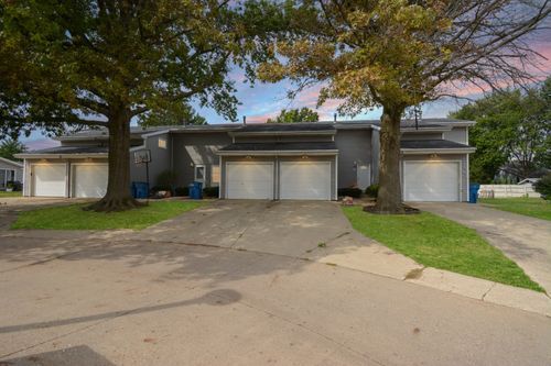 d-1560 Hunt Dr, Normal, IL, 61761-6113 | Card Image