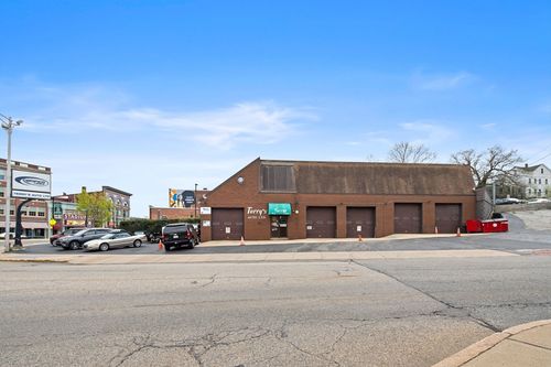18 Blackstone St, Woonsocket, RI, 02895-3122 | Card Image