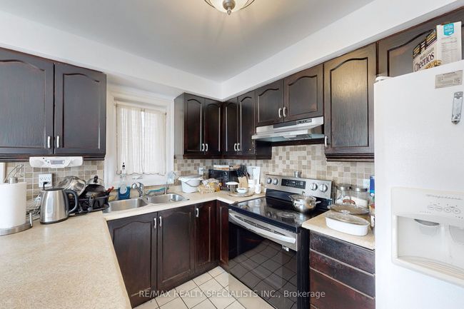 69 Red Maple Dr, House other with 4 bedrooms, 2 bathrooms and 2 parking in Brampton ON | Image 4
