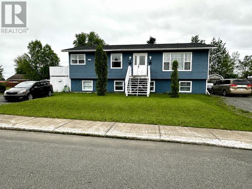 5 Snow Cres, Grand Falls-Windsor, NL, A2B1C8 | Card Image