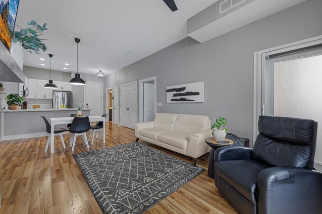 All furniture stays with property | Image 10