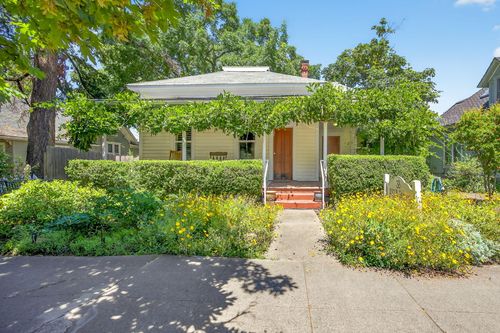 237 B St, Ashland, OR, 97520-1912 | Card Image