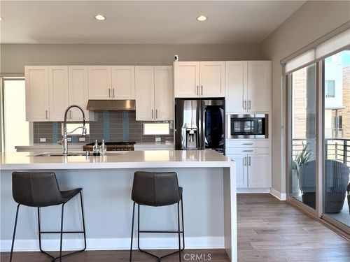 52 Ebb Tide Cir, Newport Beach, CA, 92663-2842 | Card Image