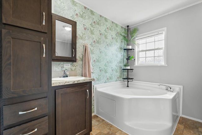 5198 Sheffield Dr, House other with 3 bedrooms, 2 bathrooms and null parking in Holly MI | Image 10