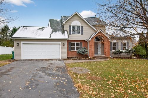 17 Birchmount Cir, West Henrietta, NY, 14586-9453 | Card Image