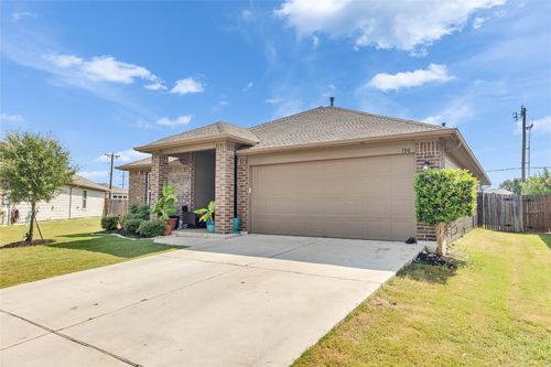 100 Quarton Dr, Hutto, TX, 78634-4592 | Card Image