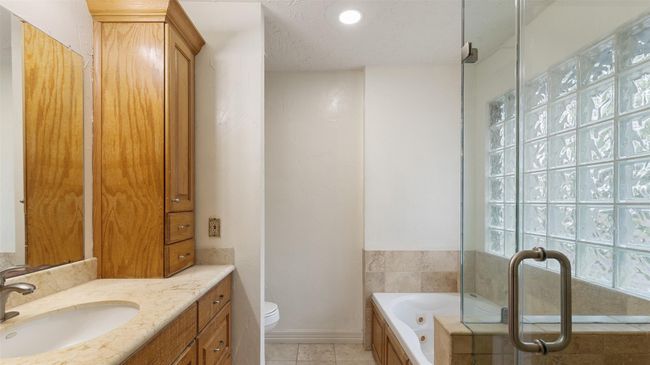 Primary bath | Image 16