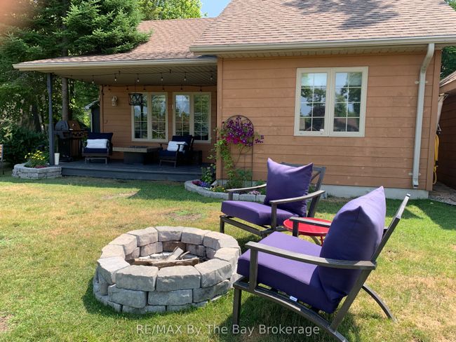 30 Cabin Cres, House other with 3 bedrooms, 1 bathrooms and 2 parking in Wasaga Beach ON | Image 4