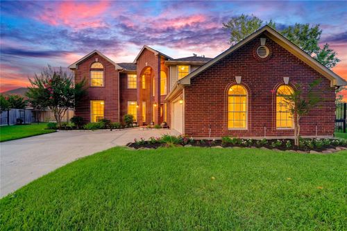 3211 Hickory Grove Ln, Pearland, TX, 77584-8119 | Card Image