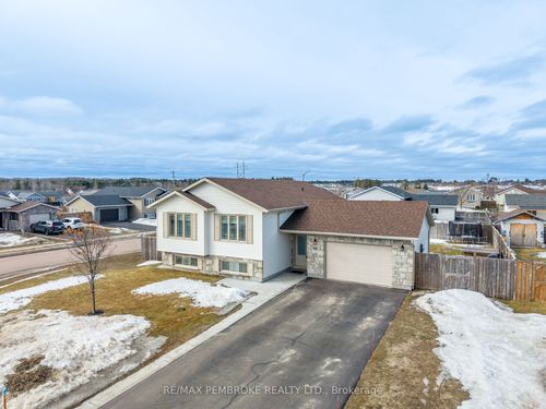 10 Newport Dr, Petawawa, ON, K8H0E1 | Card Image