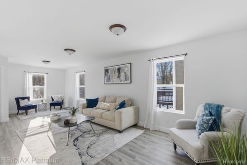 2424 Fisher Rd, Howell, MI, 48855-9711 | Card Image