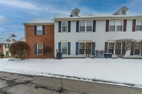 apt-16-32 Moore Ln, Washingtonville, NY, 10992-2250 | Card Image