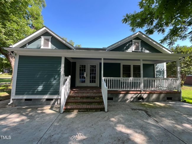Porch 2 - 223 E Nash | Image 32