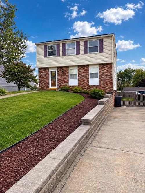 759 Crestwood Dr, North Huntingdon, PA, 15642-2674 | Card Image