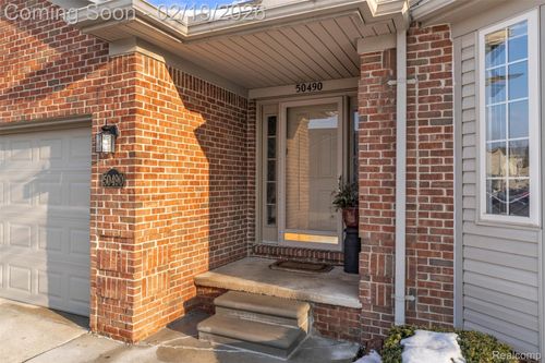 50490 Kayla Dr, New Baltimore, MI, 48047-4445 | Card Image