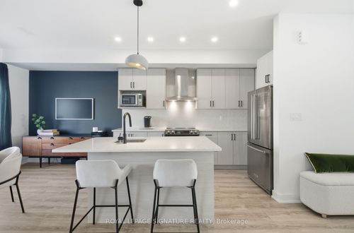 82 Covington Cres, Stouffville, ON, L4A4W8 | Card Image