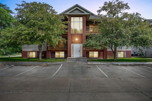 apt-104-2262 Holiday Rd, Coralville, IA, 52241-2720 | Card Image