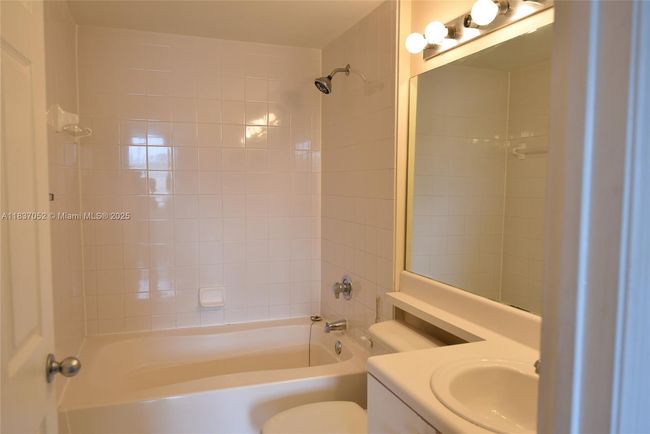 APT-202 - 2151 W Preserve Way, Condo with 2 bedrooms, 2 bathrooms and null parking in Miramar FL | Image 17