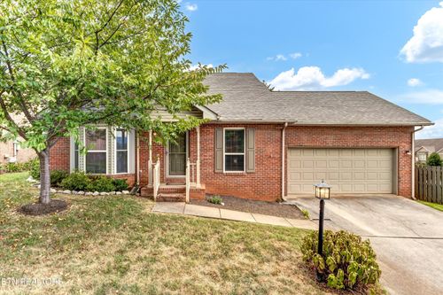 1016 Montgomery Ct, Maryville, TN, 37803-2300 | Card Image