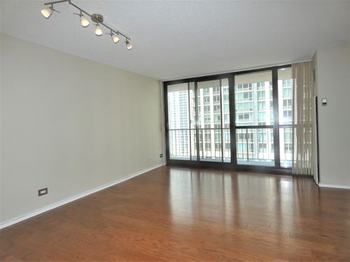 apt-1710-10 E Ontario St, Chicago, IL, 60611-4763 | Card Image