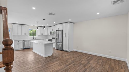 41 N Cornell Ave, Warren, RI, 02885-1903 | Card Image