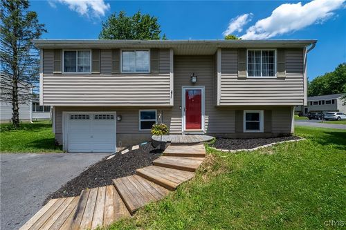 8010 Casilina Dr, Clay, NY, 13041-9149 | Card Image