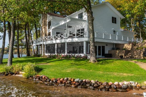 1339 Hungerford Pt, Saint Croix Falls, WI, 54024-8105 | Card Image
