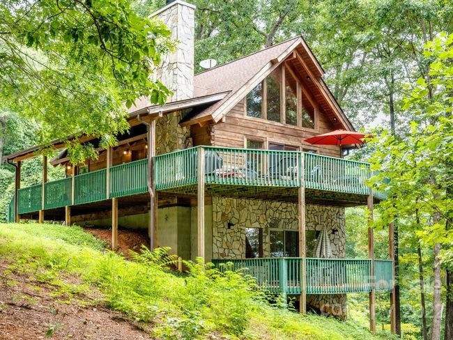 110 Rock Crest Cv, House other with 3 bedrooms, 2 bathrooms and null parking in Lake Lure NC | Image 10