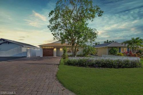 637 103rd Ave, Naples, FL, 34108-3220 | Card Image