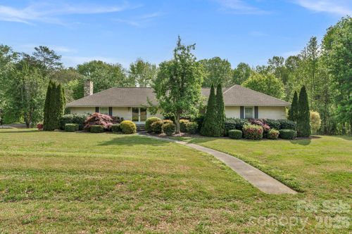 15015 Pawnee Trl, Matthews, NC, 28104-5150 | Card Image