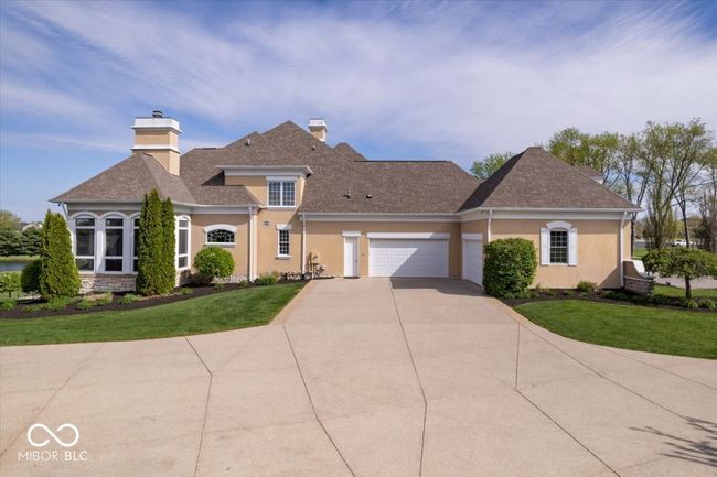 Side view of the home. As you can see, there is ample of space for parking. | Image 48