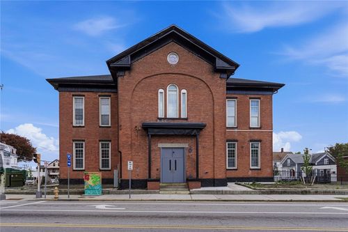 3-387 Broad St, Central Falls, RI, 02863-3014 | Card Image