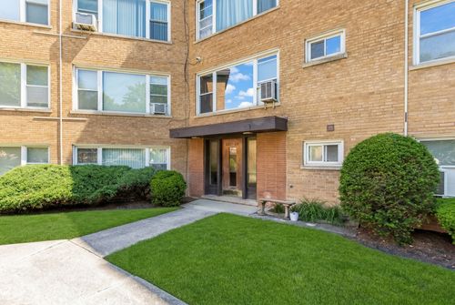 2-6809 N Northwest Hwy, Chicago, IL, 60631-1568 | Card Image