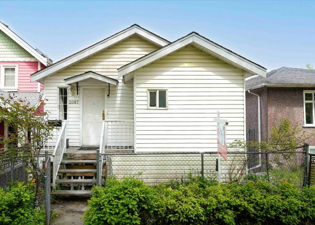 2087 E Pender Street, House other with 5 bedrooms, 2 bathrooms and null parking in Vancouver BC | Image 1